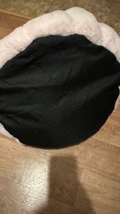 Домик для кошек и маленьких собак