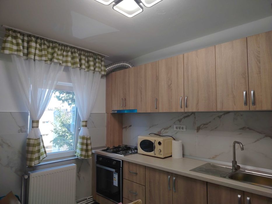 Inchiriez apartament 3 camere Micalaca str. Voinicilor