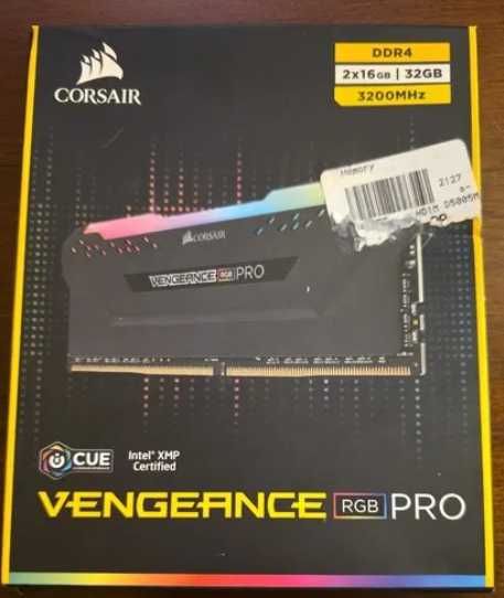 Corsair VENGEANCE RGB PRO, 32GB (2x16GB) DDR4 + Intel i7-9700k