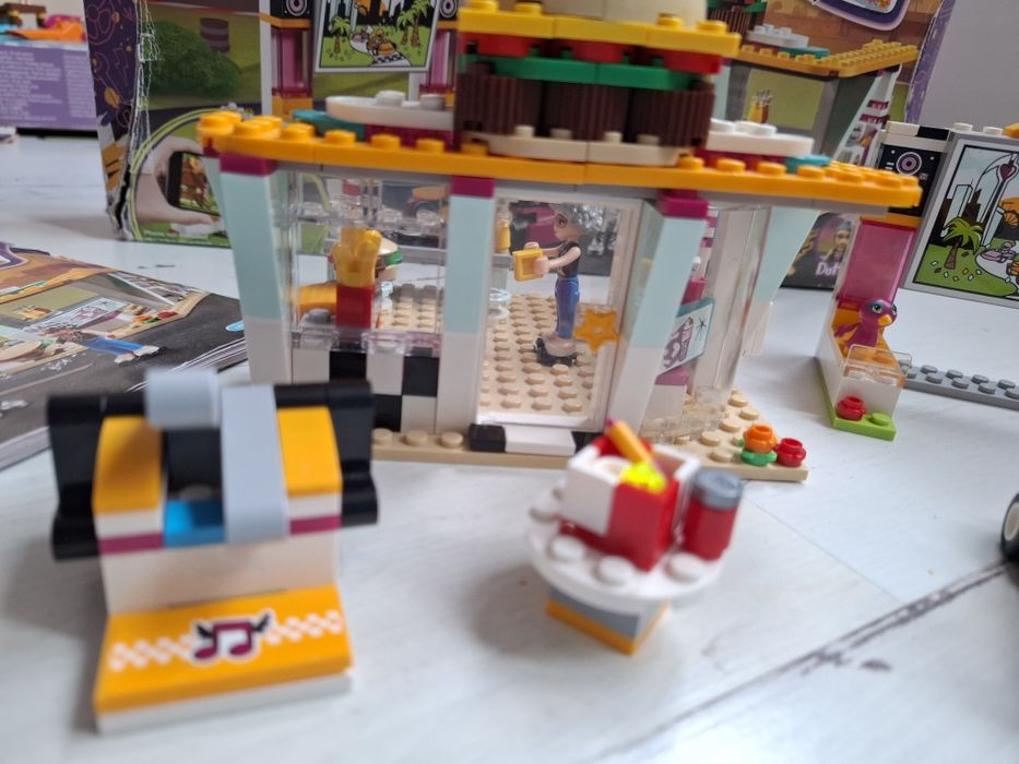 LEGO - Заведение за бързо хранене