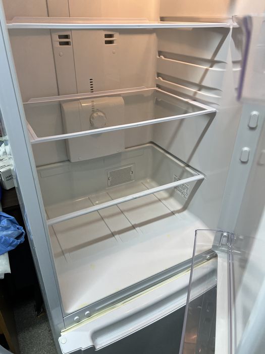 Продам холодильник Hotpoint-Ariston