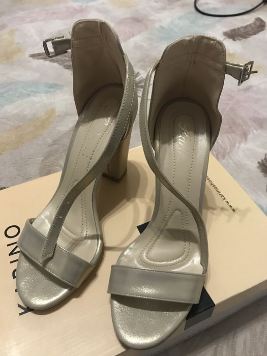 дамски сандали на ток