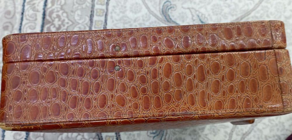 Винтажный дипломат из крокодиловой кожи
