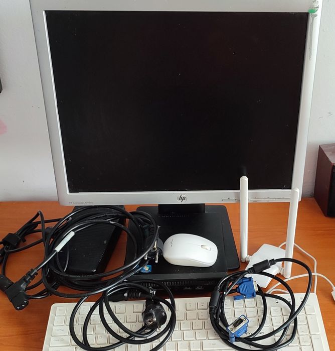 monitor,unitate centrala, tastatura+mouse wireless