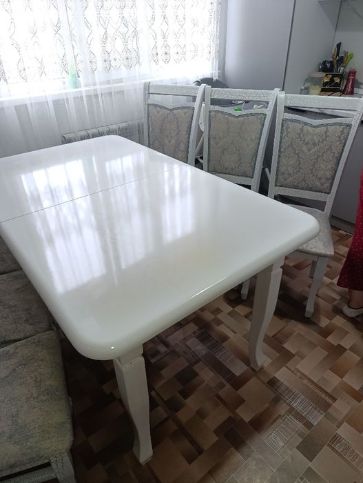 Стол и стулья 6 шт