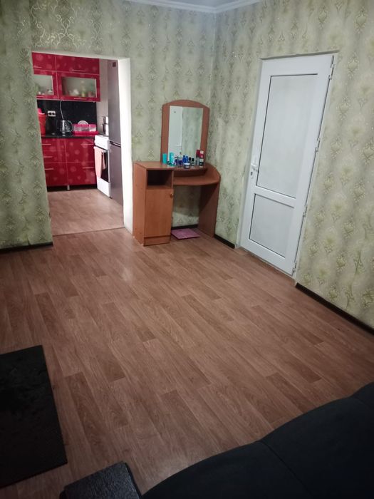 Уютный трёхкомнатный дом в 14 микрорайоне - заезжай и живи