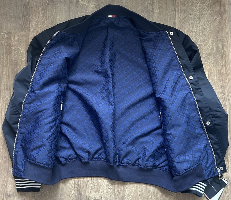 Яке бомбър Tommy Hilfiger