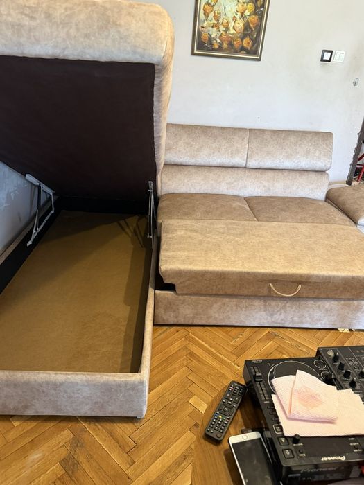 Ъглов диван с ракла