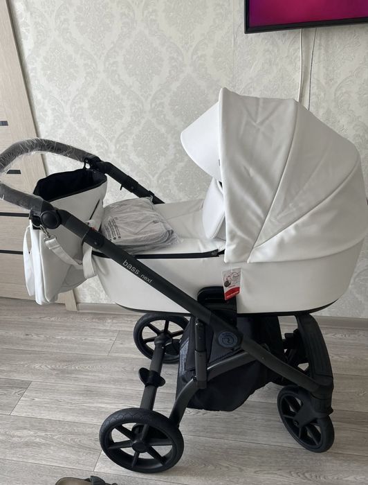 Продам коляску Roan