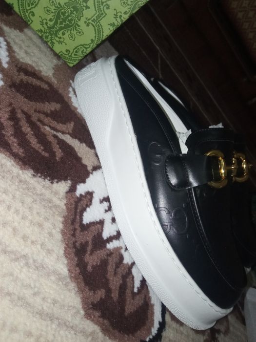 Gucci oyoqkiyim srochna sotiladi