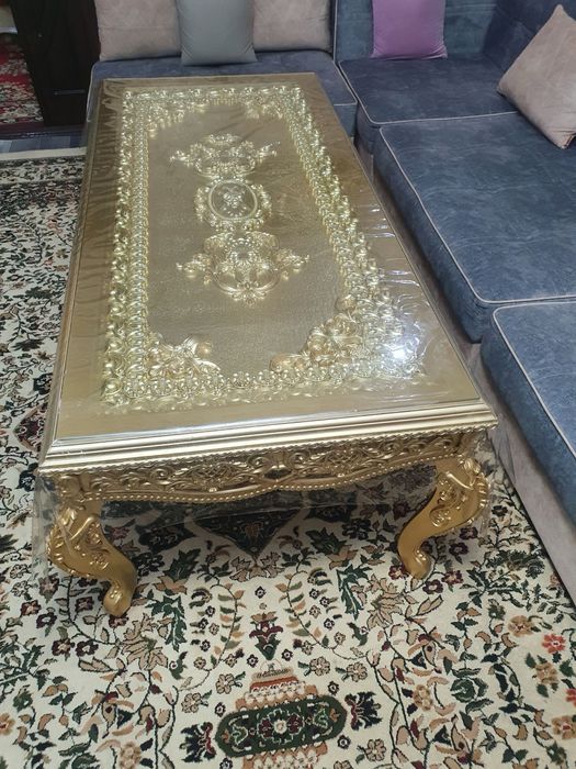 Журнальный столик