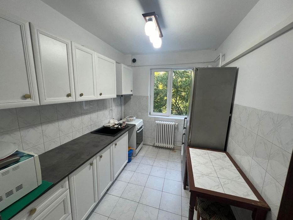 PF Inchiriez camera (fata) Ap3 camere Podu Ros Decomandat