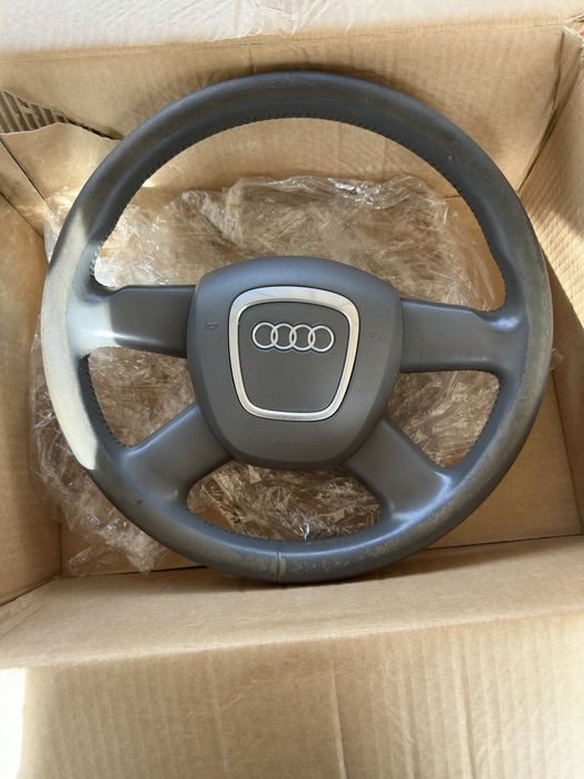 AUDI Волан Сив Кожа