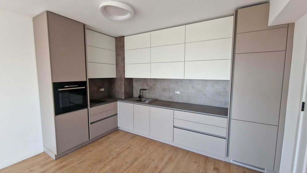 Продава се Двустаен апартамент в Русе, Център - 89 кв.м за 1006 €/кв.м - Снимка #1