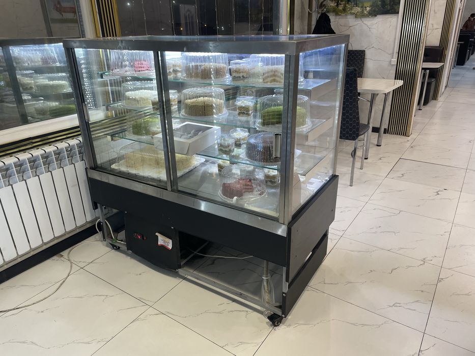 Холодильник витринный