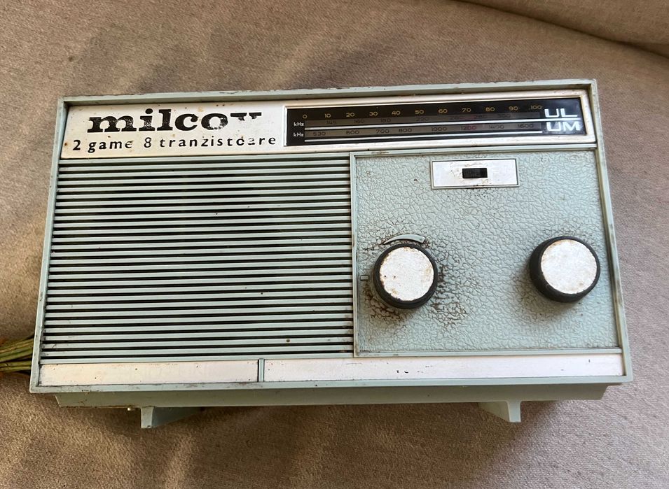 Radio Milcov 2 game 8 tranzistoare vintage romanesc anii 70