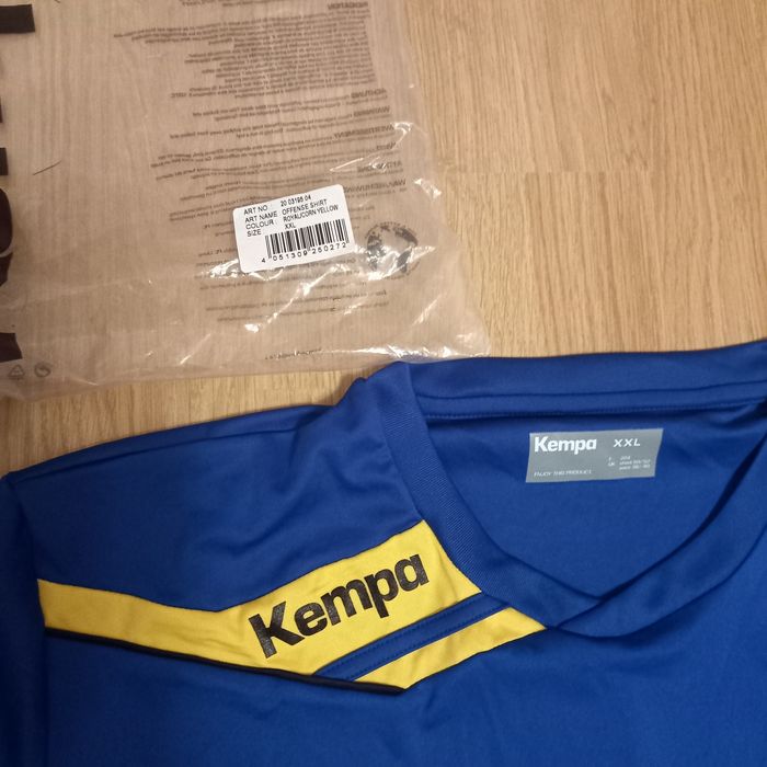 Tricouri Kempa noi, cu eticheta, mărime L / XXL