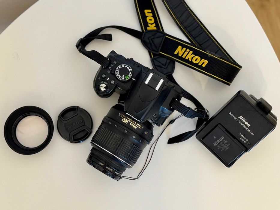 Aparat foto DSLR Nikon D3100, 14.2MP + Obiectiv 18-55mm + Rucsac Foto