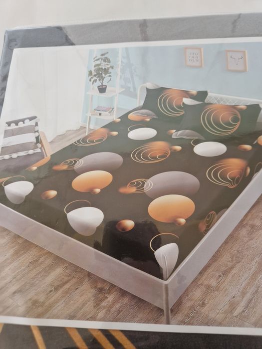 Husa de pat cu elastic  si 2 fete de perna  160 pe 200