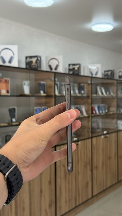 iPhone 11   64GB