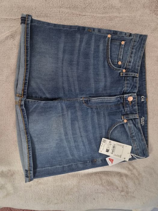Pantaloni scurți C&A, noi, marime 42