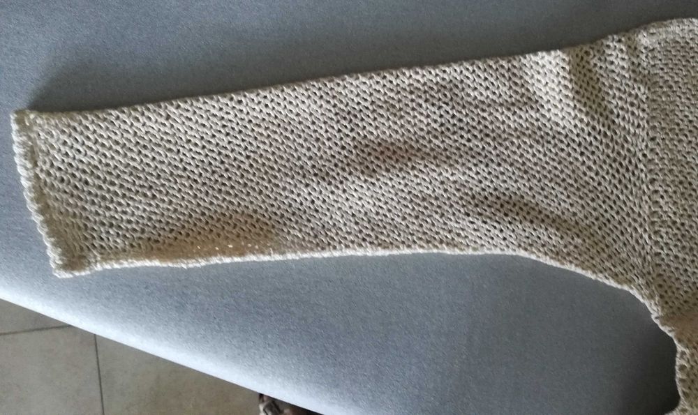 Дамска блуза мрежа с флорални мотиви,плетена на една кука