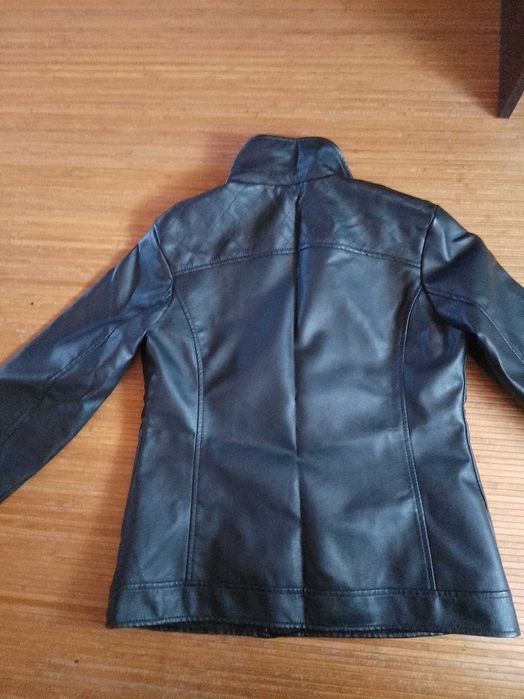 Детско кожено яке р-р 158 ново