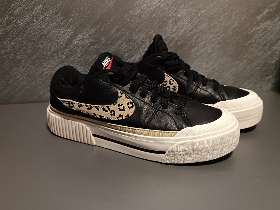 Дамски маратонки Nike