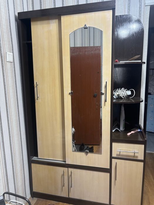 Продается Шкаф для прихожей