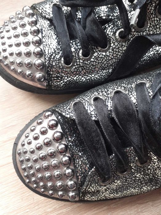 Продавам Кожени обувки