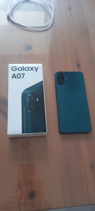Продам телефон новый самсунг а 07