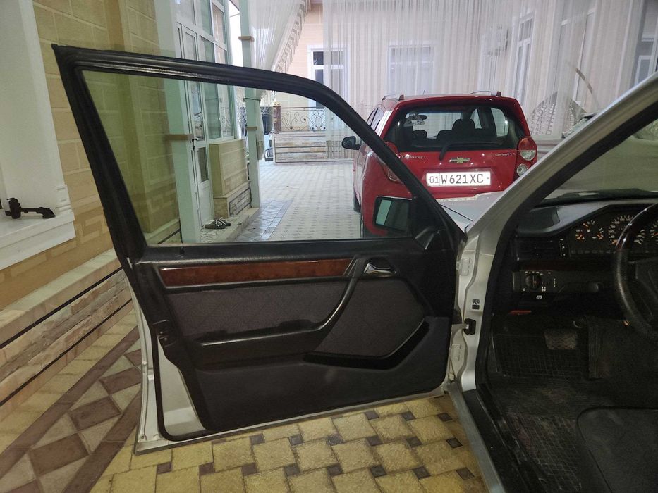 Мерседес бенс w124