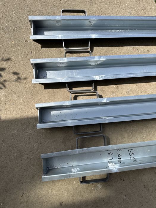 Matrite stalpi/forme metalice stâlpi de beton/spalieri vie/ cofraje