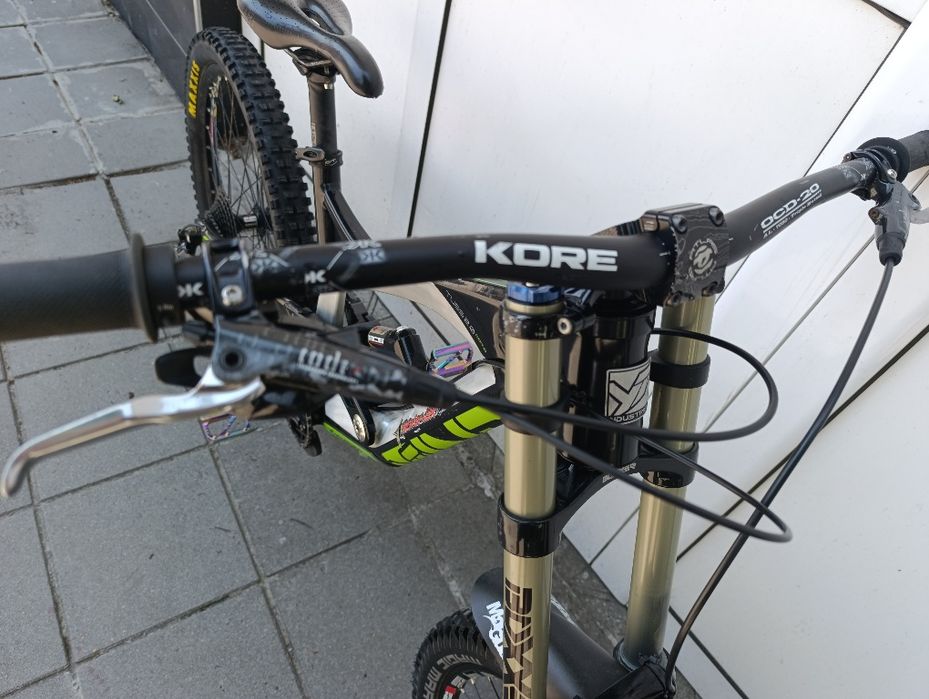 DH, Downhill bike YT Tues 2.0 comp