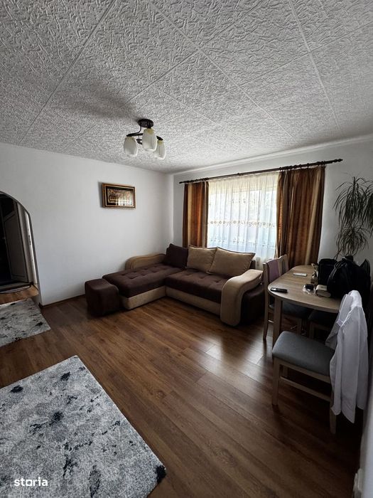 Apartament 2 camere, parter, zonă centrală Boldești-Scăeni + grădină