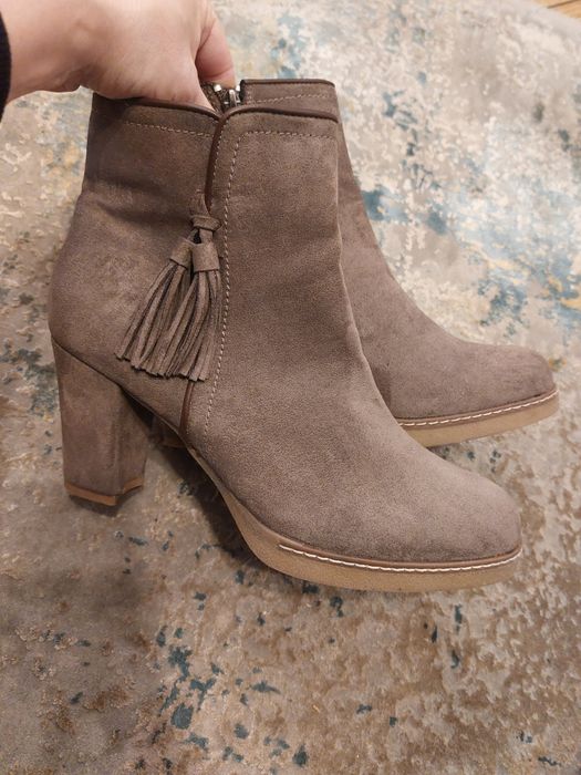 Cizme mărime 41. Noi.