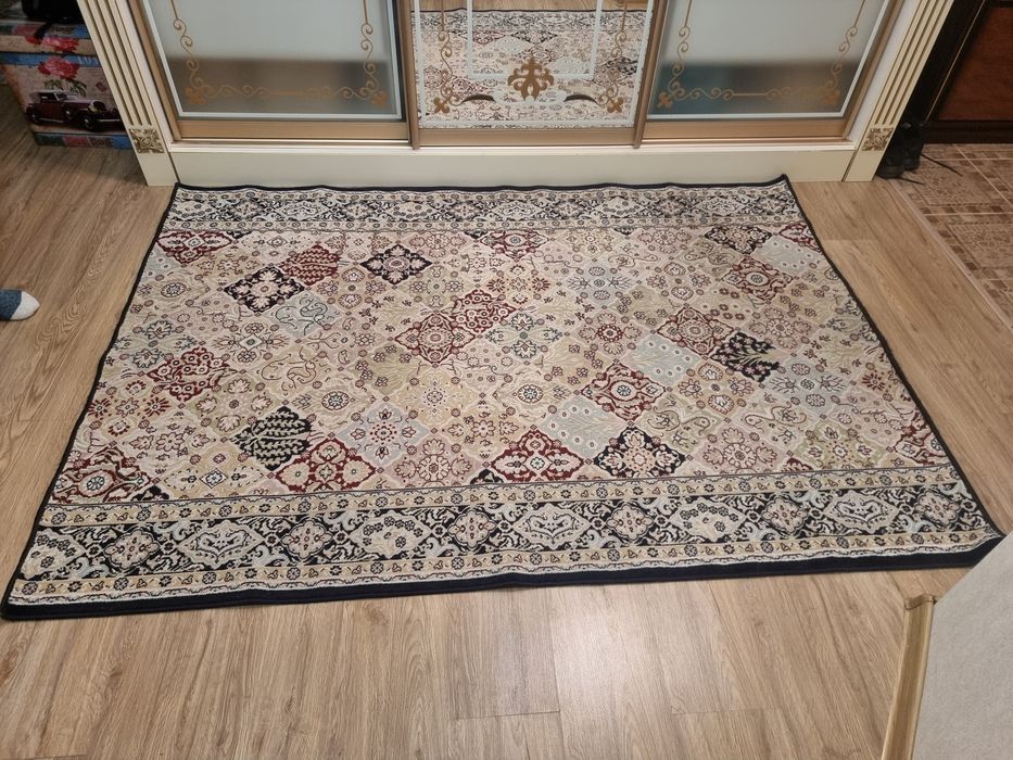 Продам коврик (ковер)