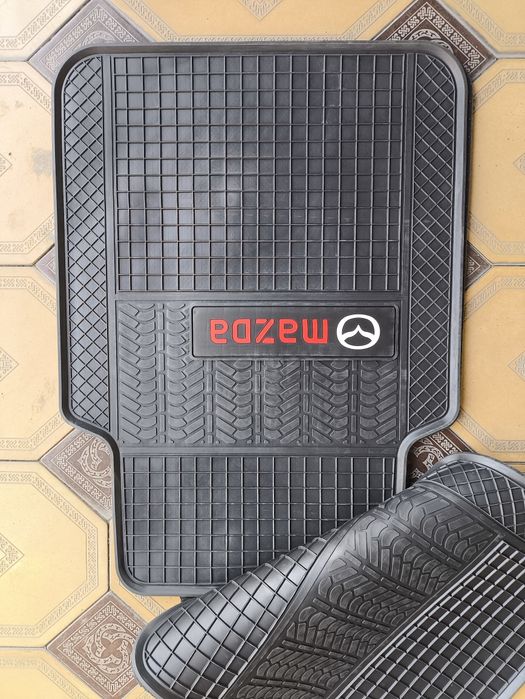Полики Mazda универсальные. Новые