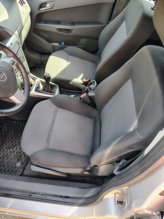 Opel Astra H  cu GPL, 122mii km reali, AC și pilot automat de