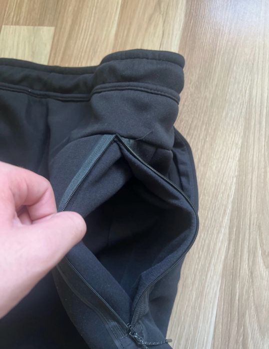 Pantaloni nike tech