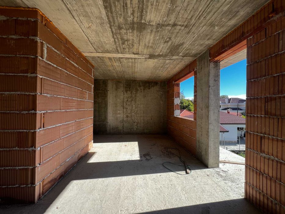 Продава се Тристаен апартамент в Севлиево - 98 кв.м за 930 €/кв.м - Снимка #1