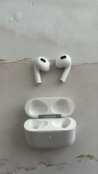 Airpods 3 почти новые