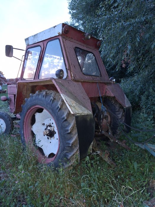 Tractor Universal 650