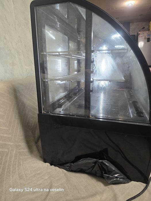 Настолна хладилна витрина