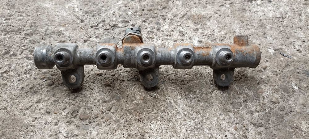 Rampa injectoare cu senzor Renault Master 3 Opel Movano Opel Vivaro