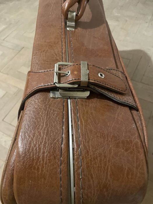 Geamantan vintage din piele