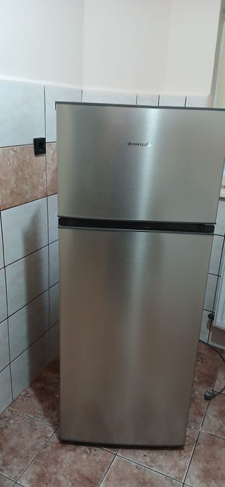 Vând frigider VORTEX