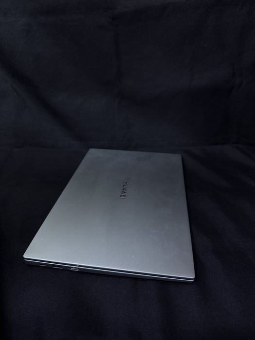 Ноутбук HUAWEI память 8гб