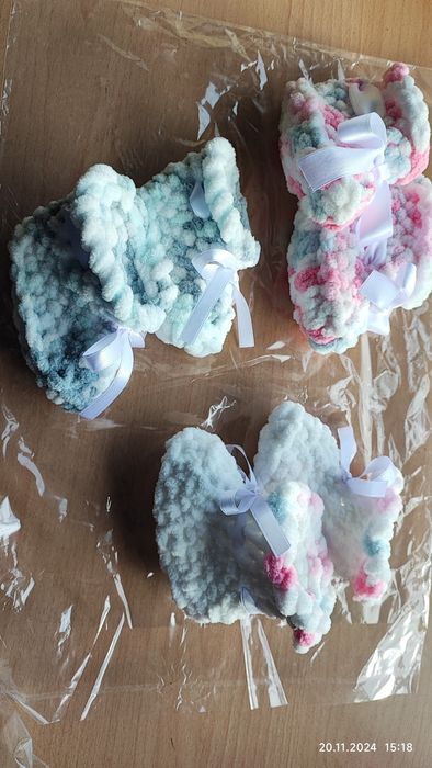 Ръчно плетени бебешки терлички от хипоалергенна прежда