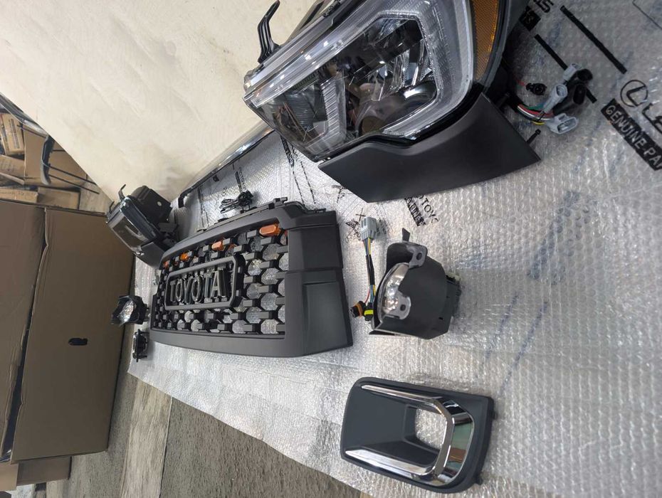 решетка радиатора Тойота Сиквоя